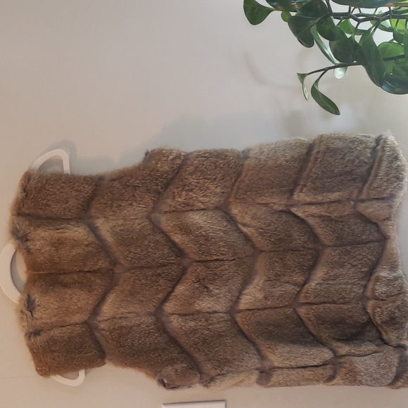 Rabbit fur Juliette Longuet size small. Shades of brown. - Picture 5 of 8